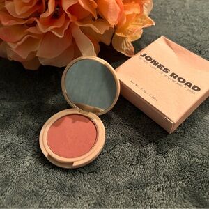 Jones Road – The Best Blush in Rosy Idyll (0.08 oz)
